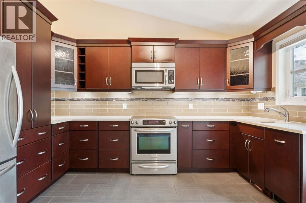 363 Prominence Heights Sw, Calgary, Alberta  T3H 2Z6 - Photo 11 - A2294438