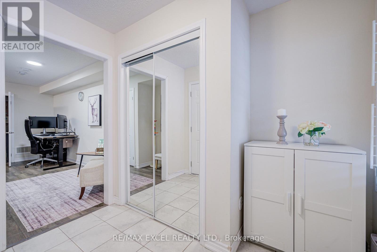 3081 Harebell Gate, Oakville, Ontario  L6M 0Y9 - Photo 7 - W12853854