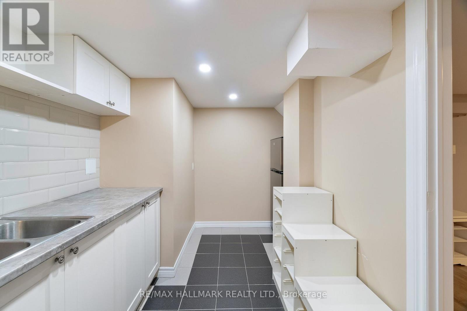 12 Hadfield Circle, Brampton, Ontario  L6R 0N6 - Photo 15 - W12871578