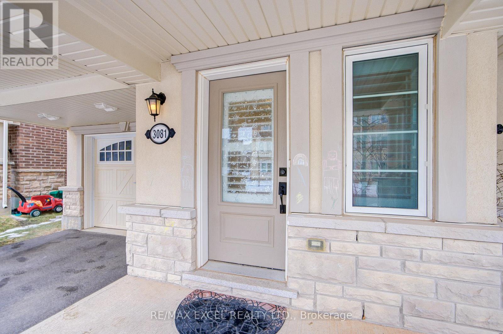 3081 Harebell Gate, Oakville, Ontario  L6M 0Y9 - Photo 4 - W12853854