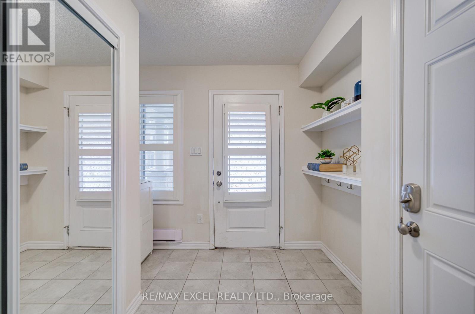 3081 Harebell Gate, Oakville, Ontario  L6M 0Y9 - Photo 5 - W12853854