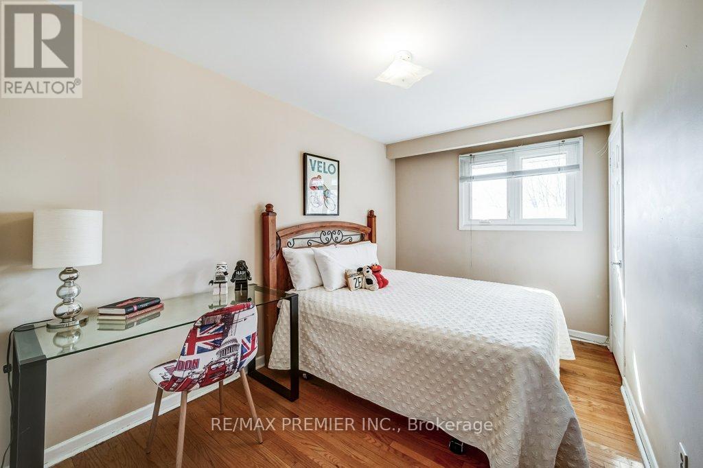 334 Rimilton Avenue, Toronto, Ontario  M8W 2E4 - Photo 23 - W12926282