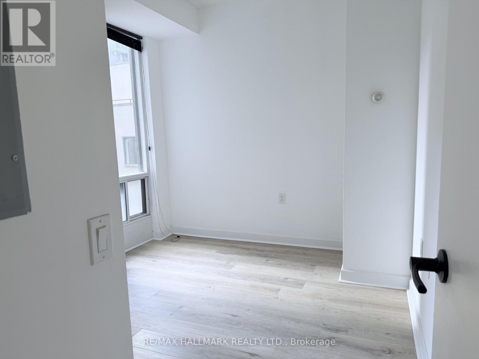 602 - 85 Bloor Street E, Toronto, Ontario  M4W 3Y1 - Photo 4 - C12880132