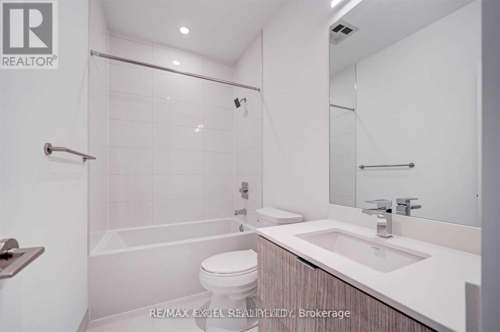 2012 - 395 Bloor Street E, Toronto (North St. James Town), Ontario  M4W 1H7 - Photo 2 - C12836628