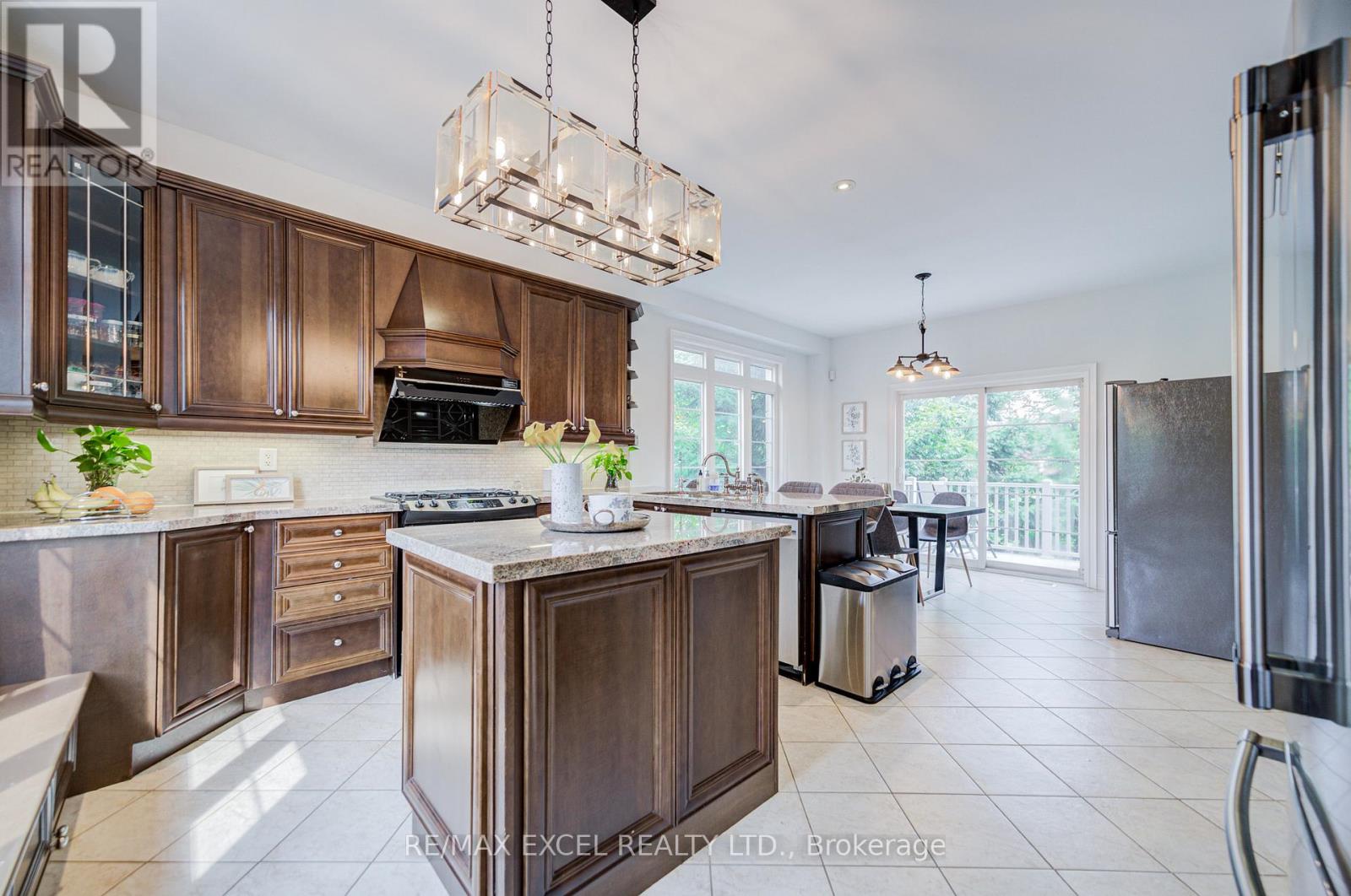 144 Chapman Court, Aurora, Ontario  L4G 0E2 - Photo 15 - N12785946