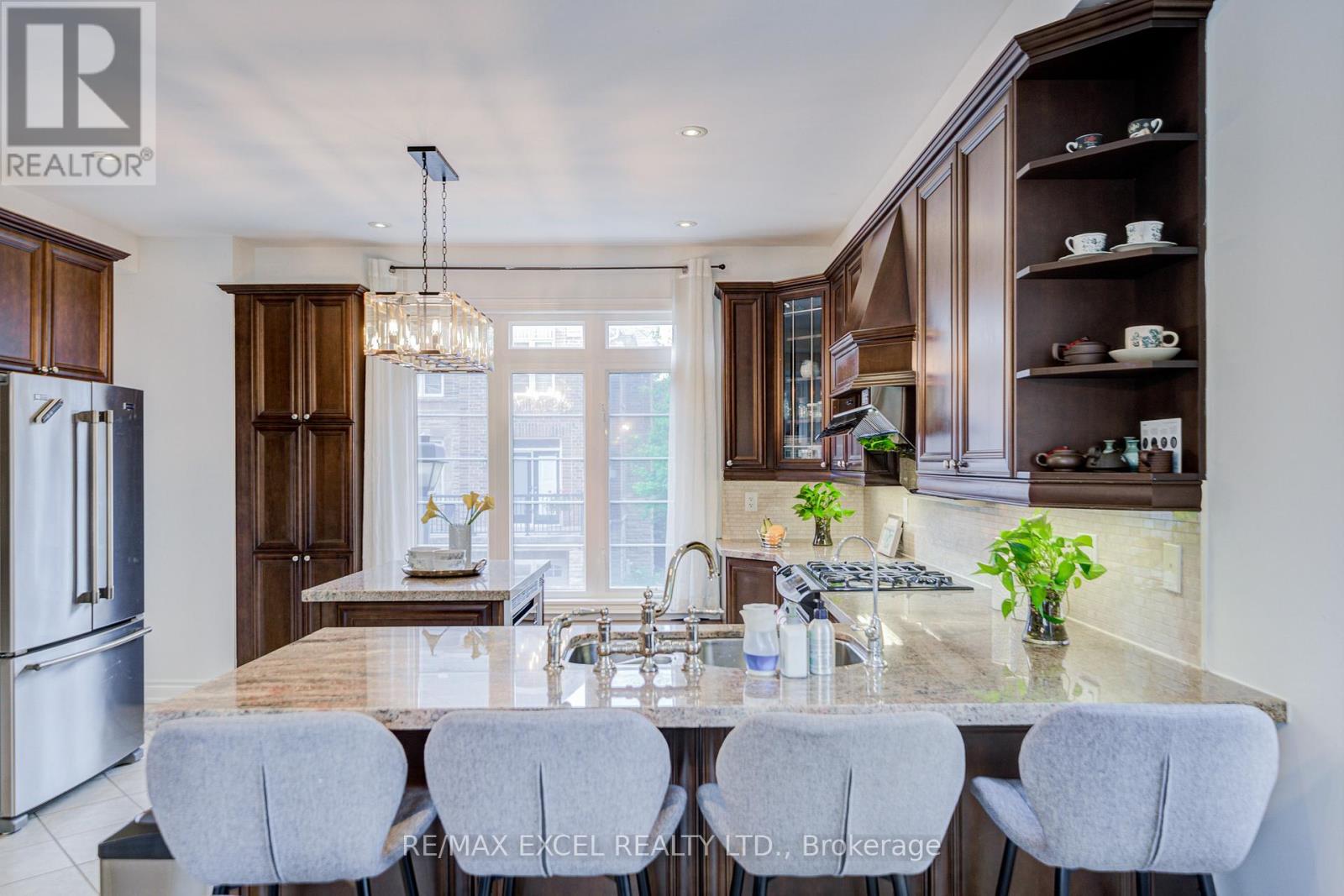 144 Chapman Court, Aurora, Ontario  L4G 0E2 - Photo 19 - N12785946