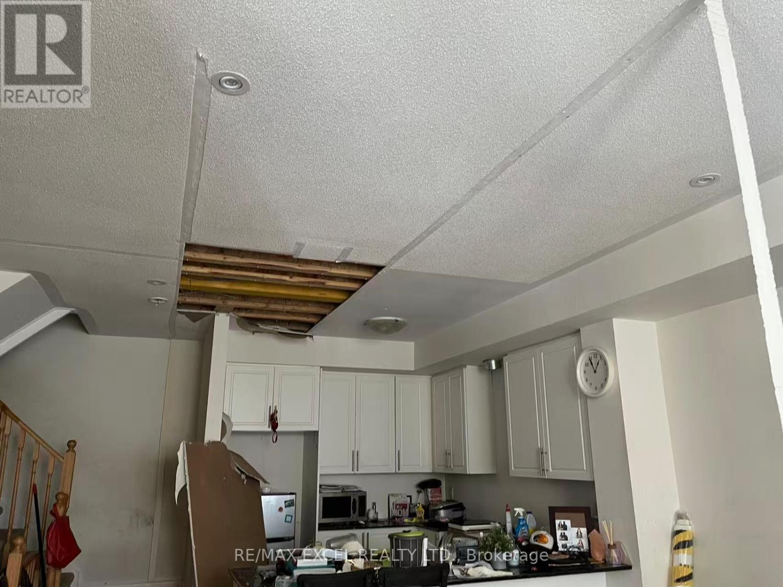 16 - 181 Parktree Drive, Vaughan, Ontario  L6A 2W5 - Photo 5 - N12857926