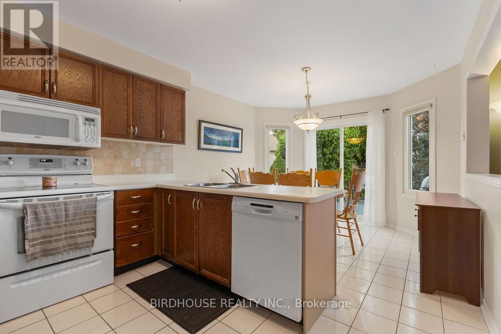 6 Purdy Court, Kawartha Lakes, Ontario  K9V 6E4 - Photo 3 - X12908114