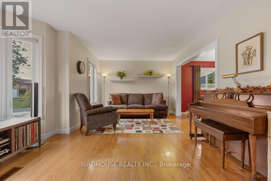 6 Purdy Court, Kawartha Lakes, Ontario  K9V 6E4 - Photo 8 - X12908114