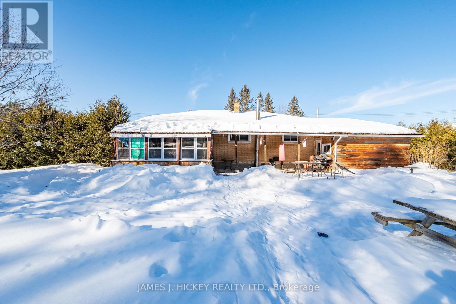 115 Lorne Place, Laurentian Hills, Ontario  K0J 1P0 - Photo 33 - X12823122