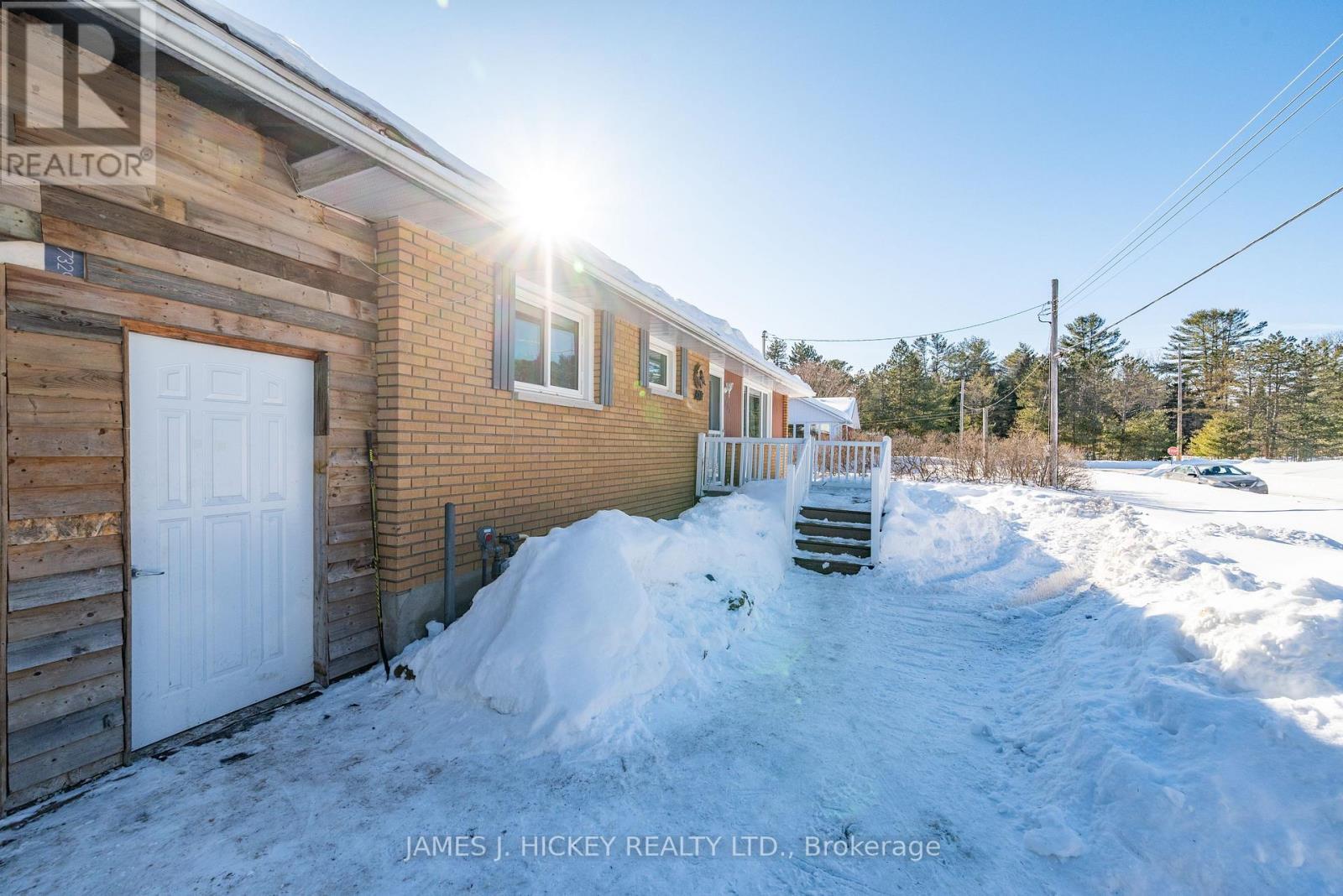 115 Lorne Place, Laurentian Hills, Ontario  K0J 1P0 - Photo 43 - X12823122