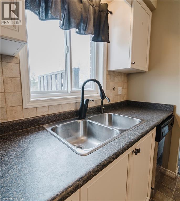 34 Captain Mccallum Drive, New Hamburg, Ontario  N3A 0B7 - Photo 6 - 40804581