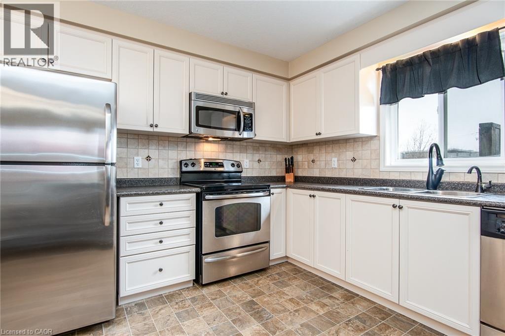 34 Captain Mccallum Drive, New Hamburg, Ontario  N3A 0B7 - Photo 3 - 40804581