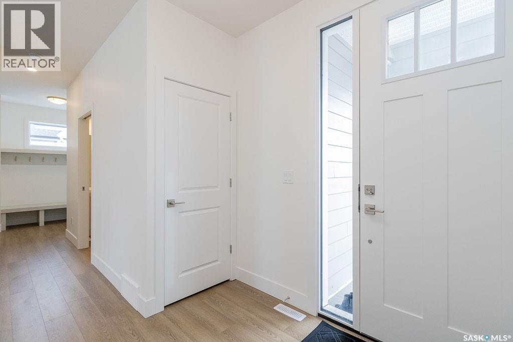 150 Mazurek Crescent, Saskatoon, Saskatchewan  S7V 1S1 - Photo 2 - SK031396