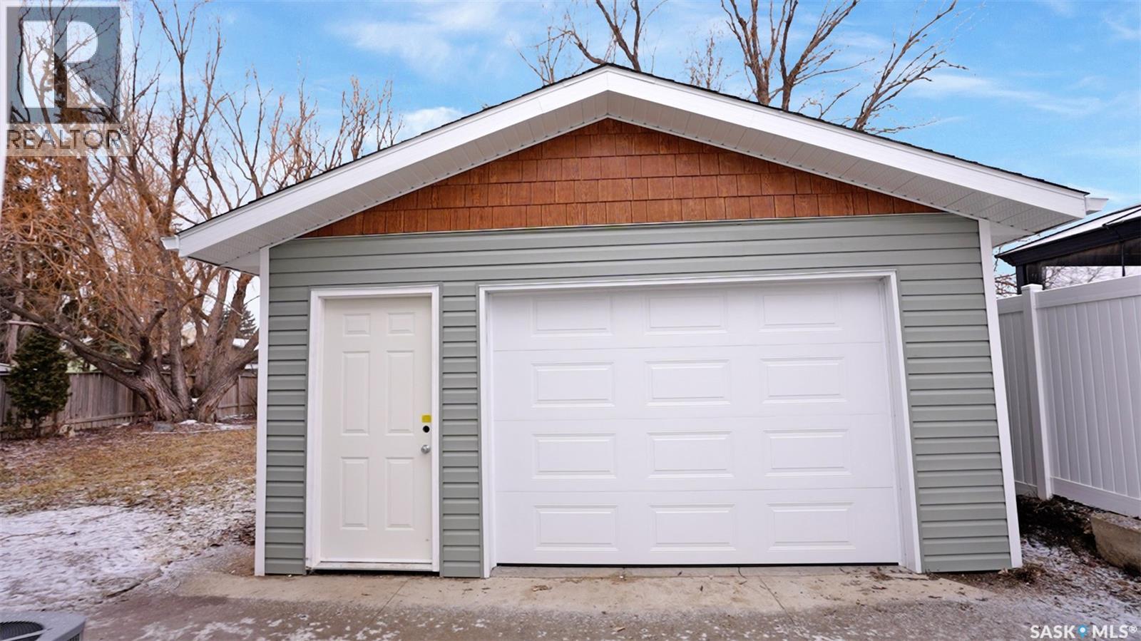 12 Buttercup Crescent Nw, Moose Jaw, Saskatchewan  S6J 1A4 - Photo 43 - SK031393