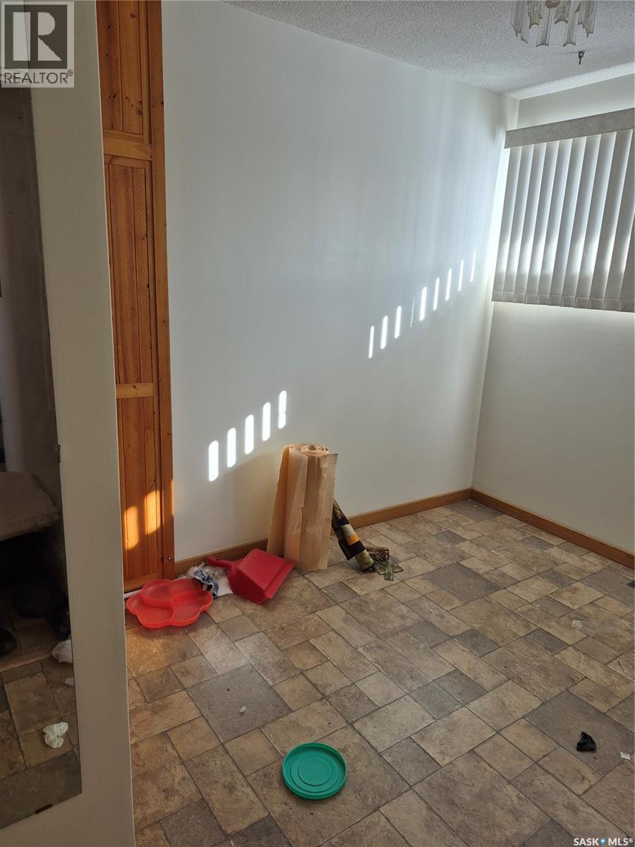 1741 92nd Street, North Battleford, Saskatchewan  S9A 0B5 - Photo 5 - SK031391