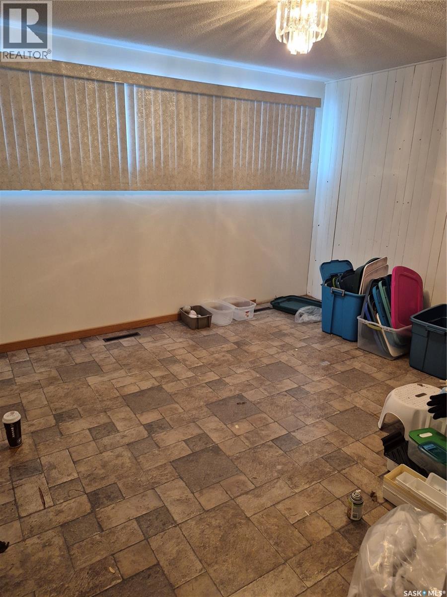 1741 92nd Street, North Battleford, Saskatchewan  S9A 0B5 - Photo 6 - SK031391