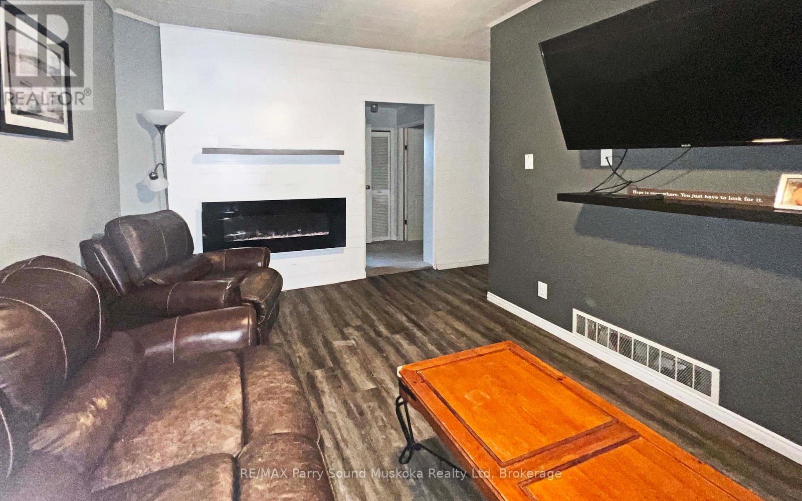 97 William Street, Parry Sound, Ontario  P2A 1V5 - Photo 7 - X12928146