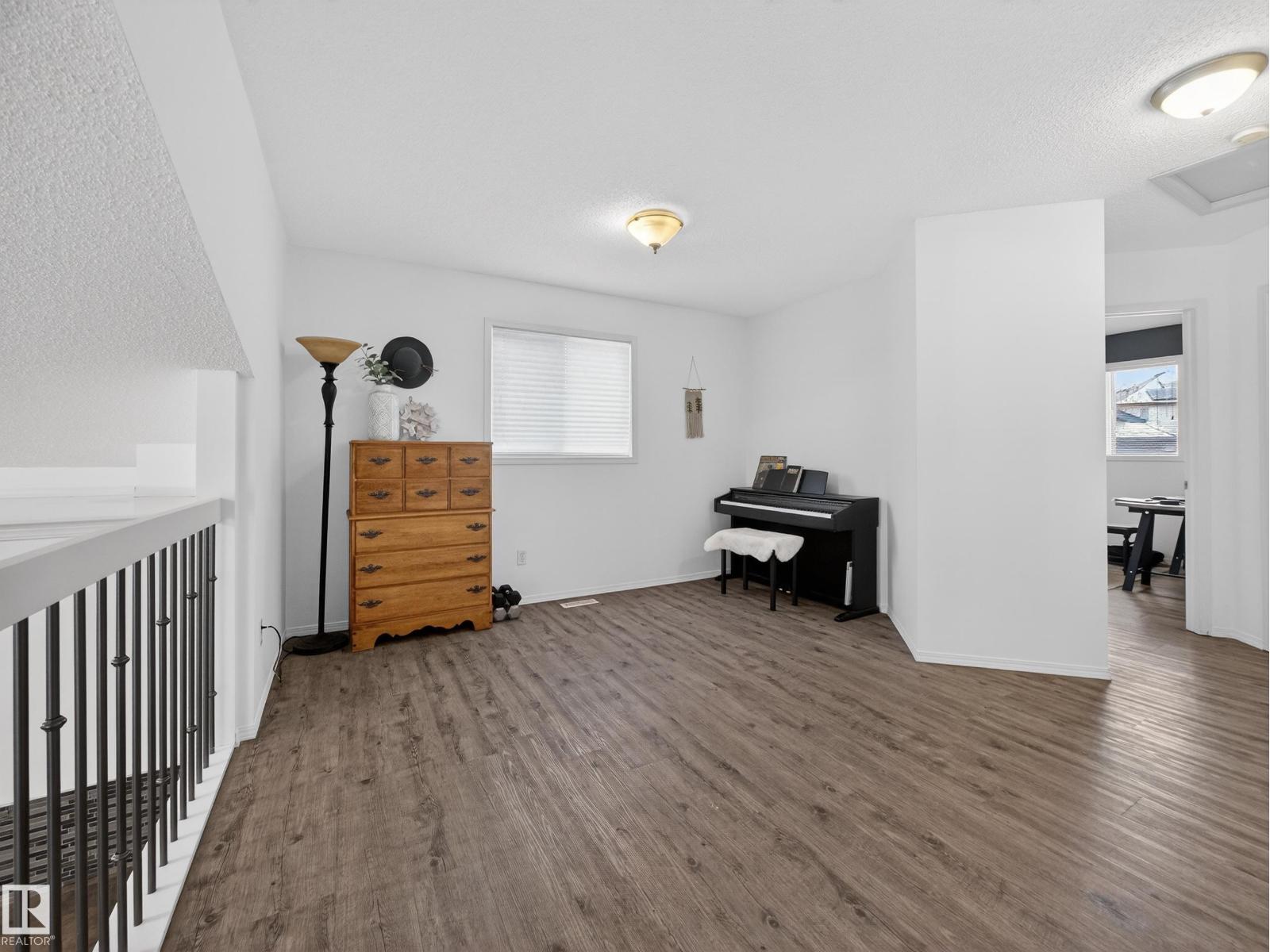 1665 Tompkins Pl Nw, Edmonton, Alberta  T6R 2Y6 - Photo 15 - E4479093