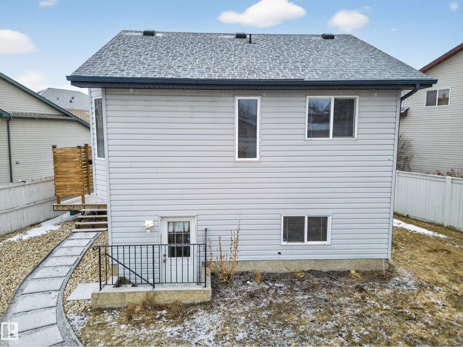 1665 Tompkins Pl Nw, Edmonton, Alberta  T6R 2Y6 - Photo 3 - E4479093