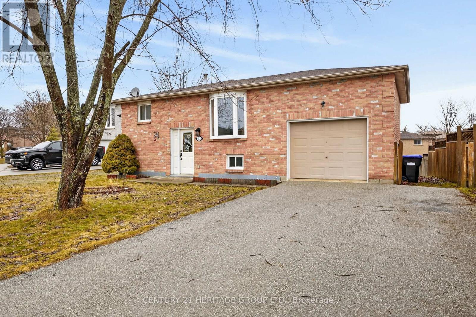 111 ONDREY STREET, Bradford West Gwillimbury, Ontario