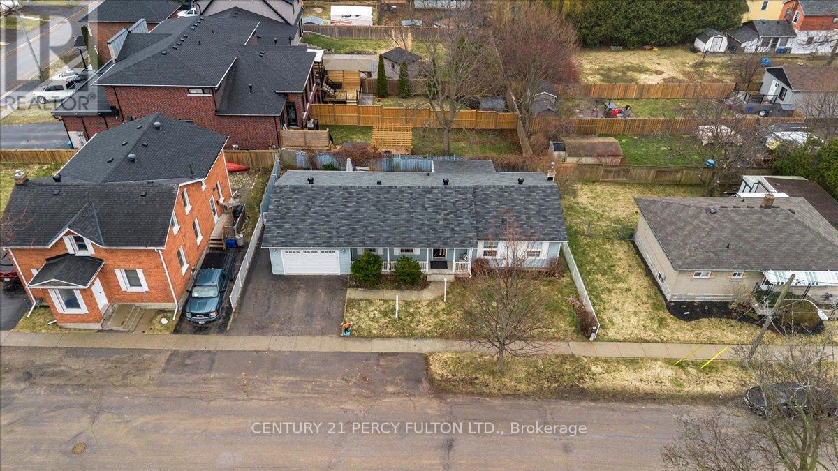 5 Durham Street, Clarington (Bowmanville), Ontario  L1C 1H4 - Photo 3 - E12928326