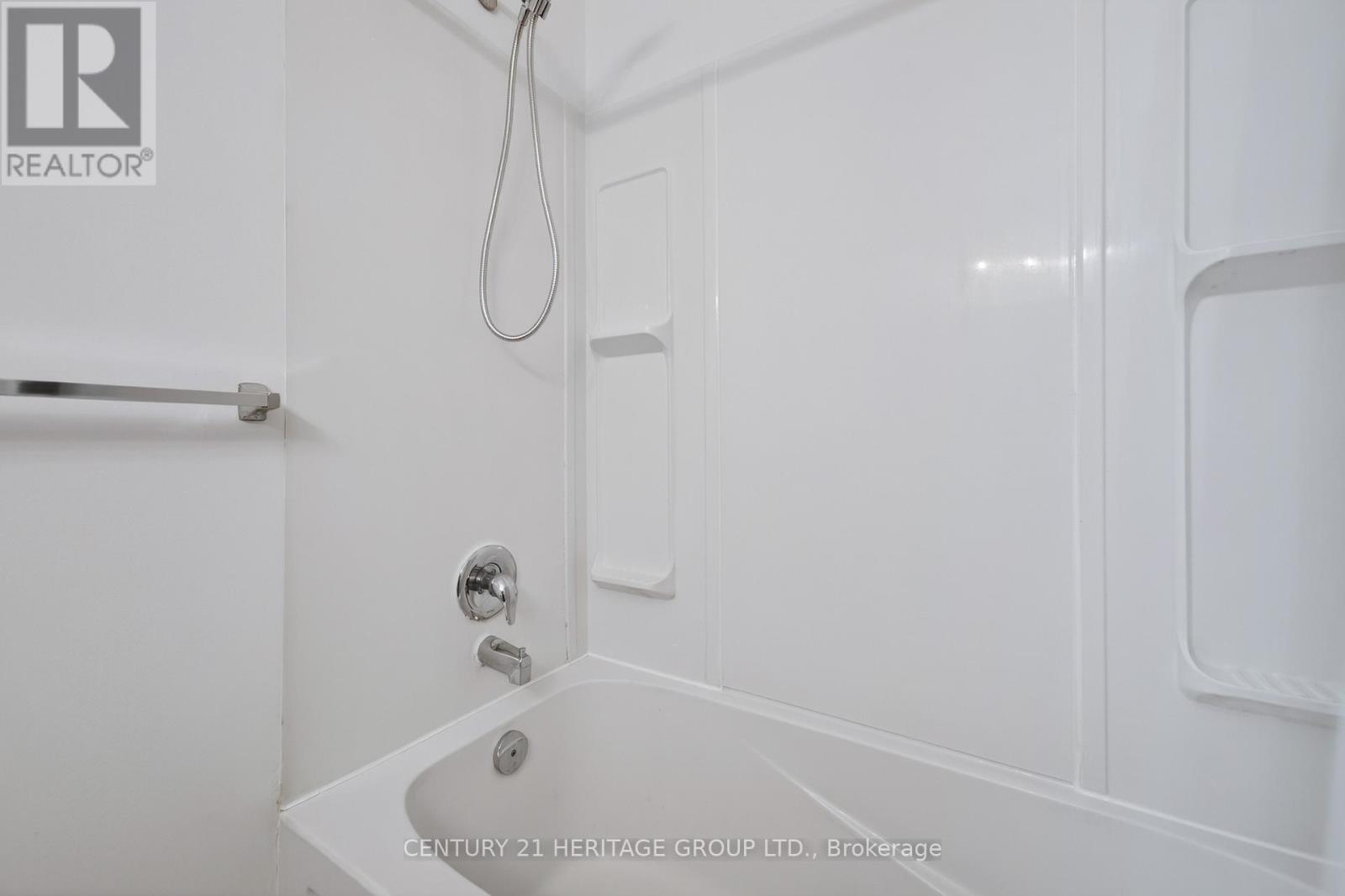 111 Ondrey Street, Bradford West Gwillimbury, Ontario L3Z 2X1 - Photo 21 - N12923036