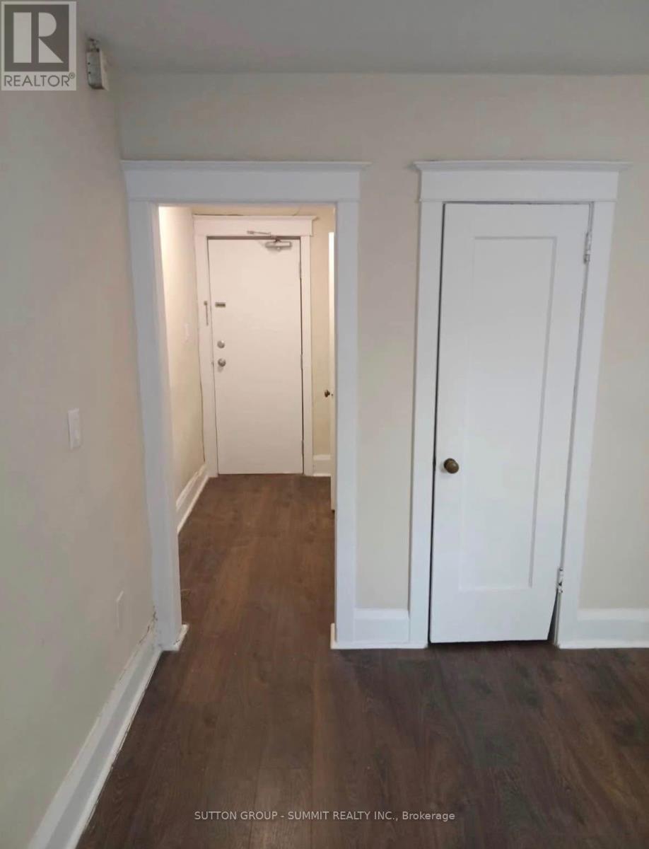 402 - 98 Vaughan Road, Toronto (Humewood-Cedarvale), Ontario  M6C 2M1 - Photo 2 - C12922016