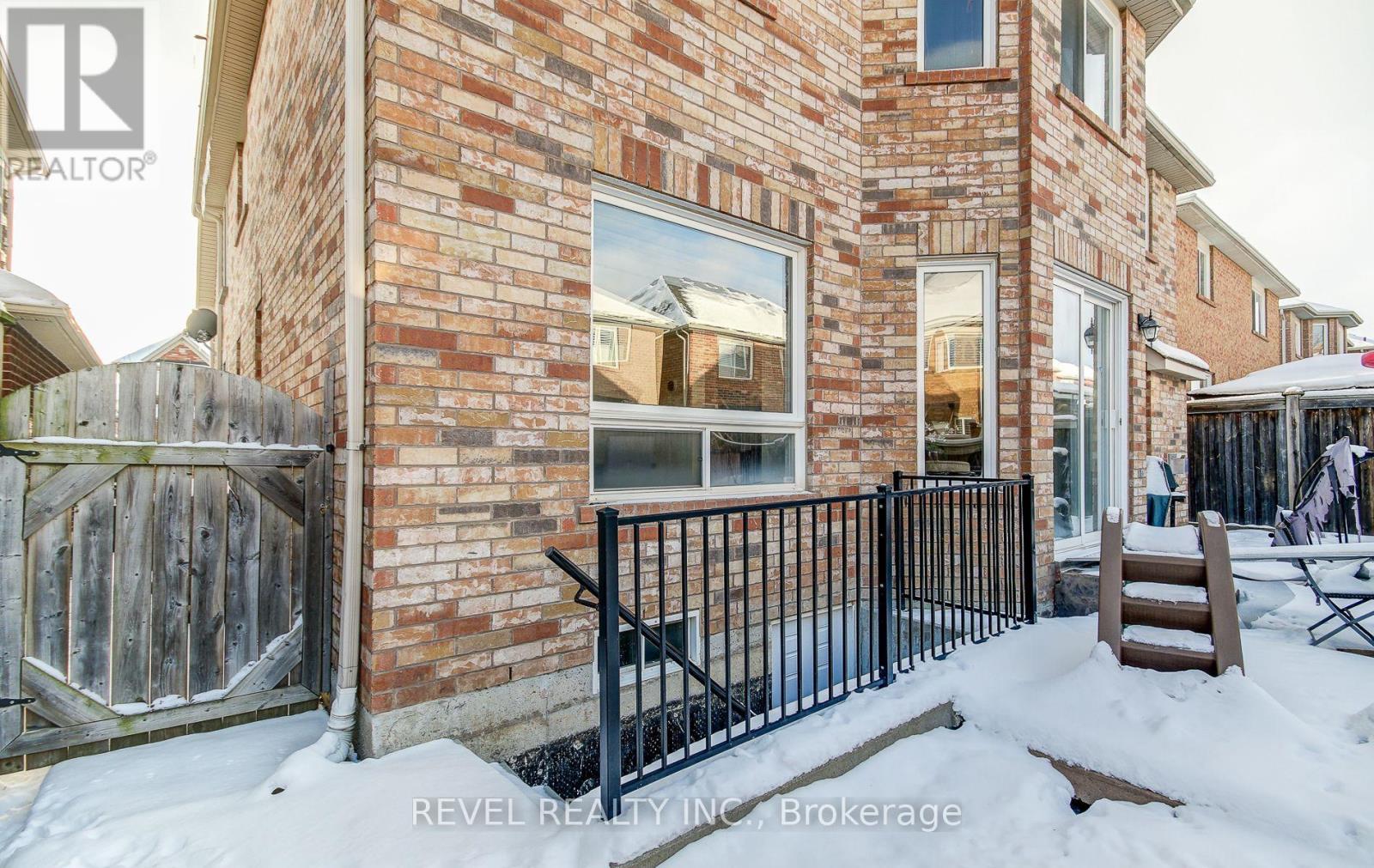 5 Treegrove Crescent, Brampton (Fletcher's Meadow), Ontario  L7A 3X8 - Photo 37 - W12699206