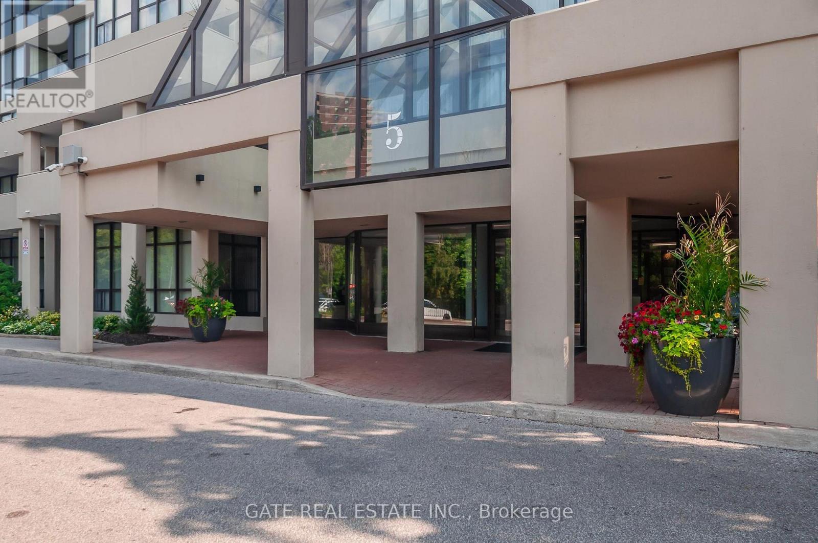 1604 - 5 Rowntree Road, Toronto, Ontario  M9V 5G9 - Photo 3 - W12884632