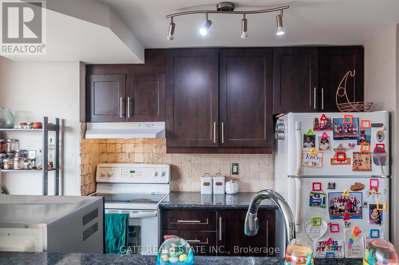 1604 - 5 Rowntree Road, Toronto, Ontario  M9V 5G9 - Photo 18 - W12884632