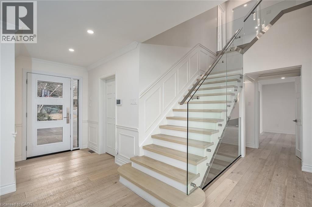 624 North Shore Boulevard E, Burlington, Ontario  L7T 1X2 - Photo 3 - 40814223