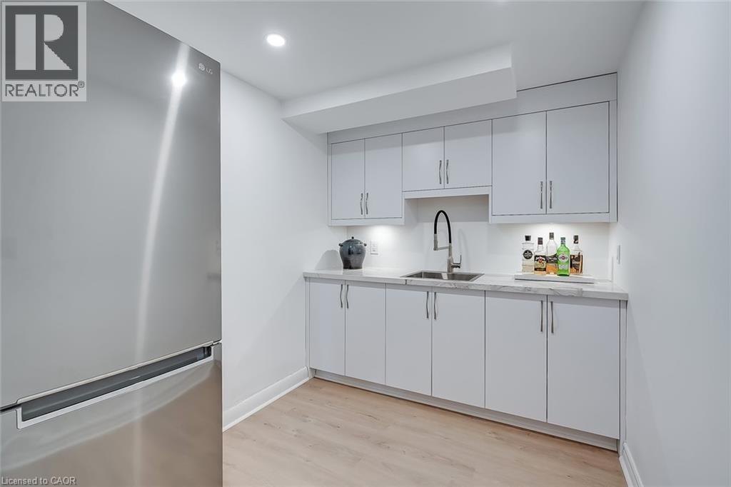 624 North Shore Boulevard E, Burlington, Ontario  L7T 1X2 - Photo 33 - 40814223