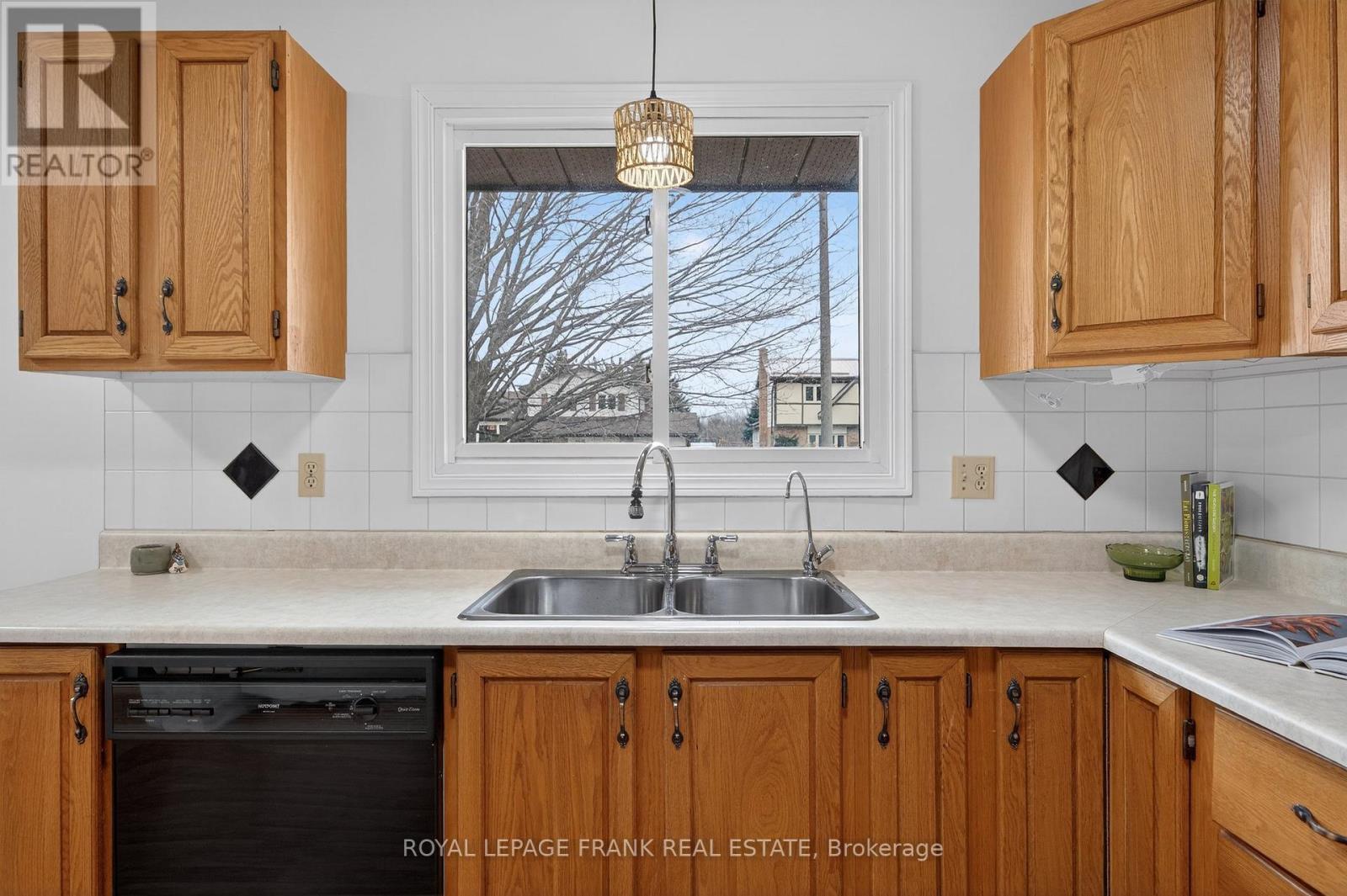 2260 Kawartha Hts Boulevard, Peterborough, Ontario  K9K 1P4 - Photo 10 - X12928904