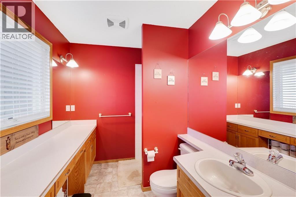 272210 Range Road 291  Ne, Airdrie, Alberta  T4A 2V7 - Photo 18 - A2284326