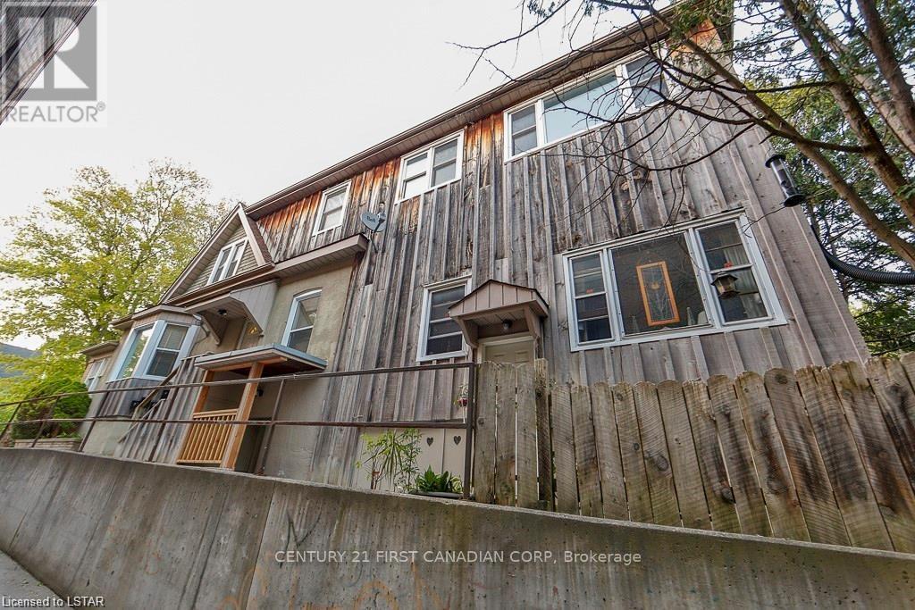 Photo 2 of 6 for 279 Hill Street