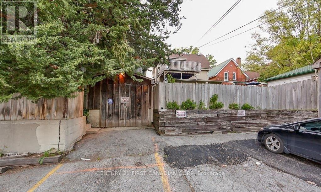 Photo 6 of 6 for 279 Hill Street