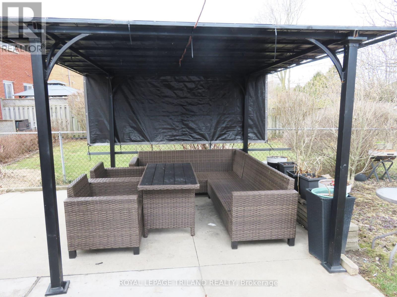 Photo 16 of 17 for 1471 Perth Avenue