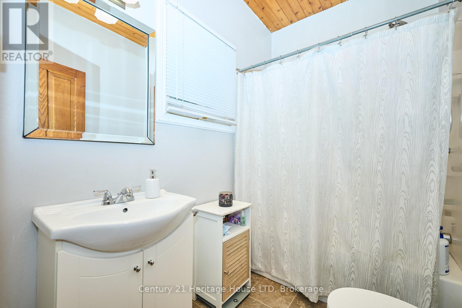 218 Phipps Street, Fort Erie (Central), Ontario  L2A 2V5 - Photo 16 - X12928368