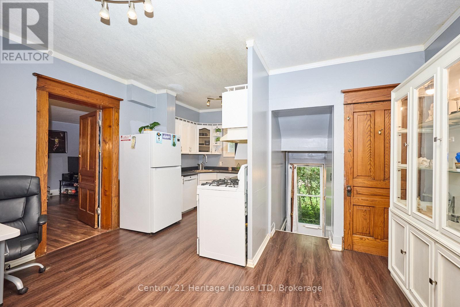 218 Phipps Street, Fort Erie (Central), Ontario  L2A 2V5 - Photo 13 - X12928368