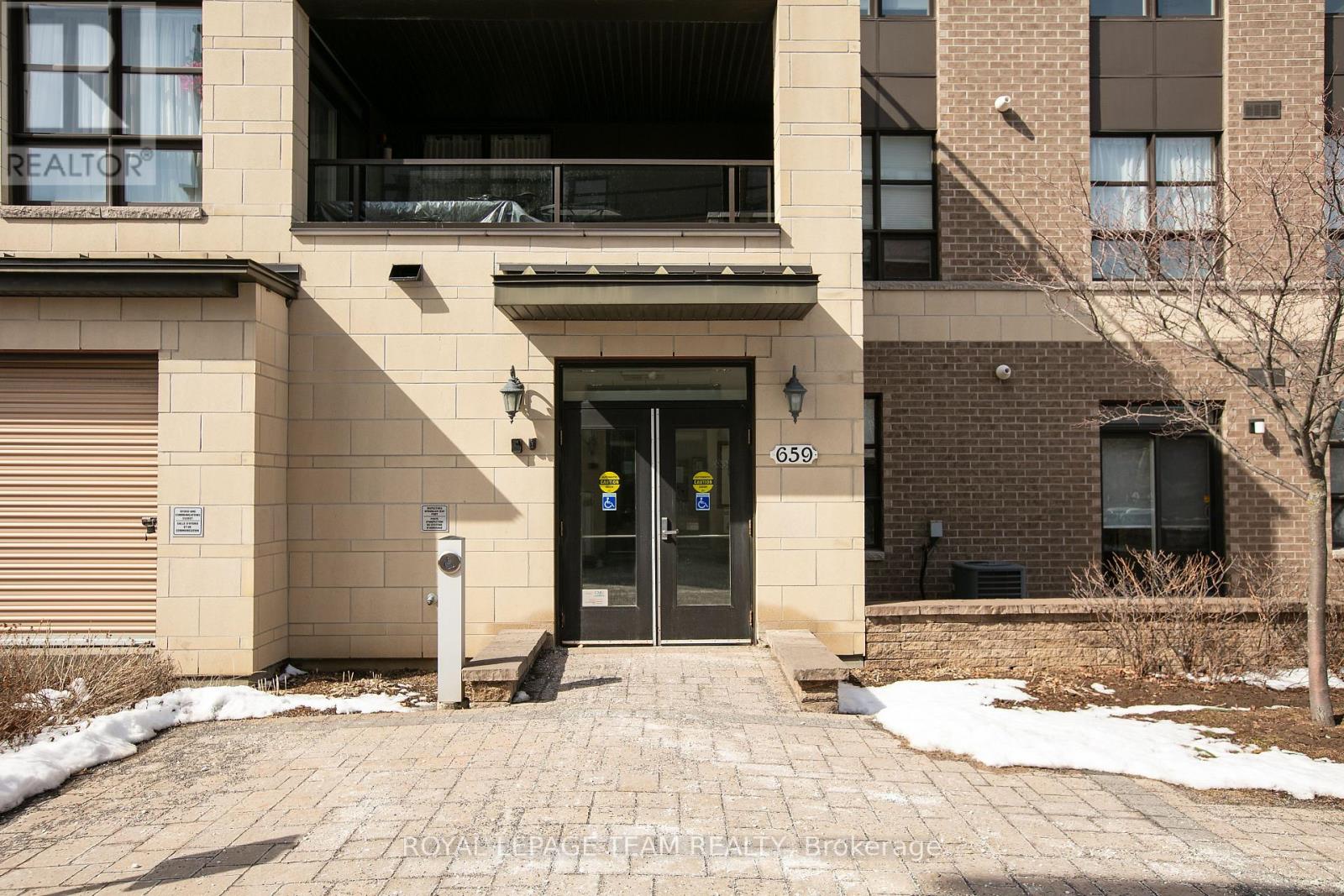 401 - 659 Sue Holloway Drive, Ottawa, Ontario  K2J 5W4 - Photo 4 - X12928920