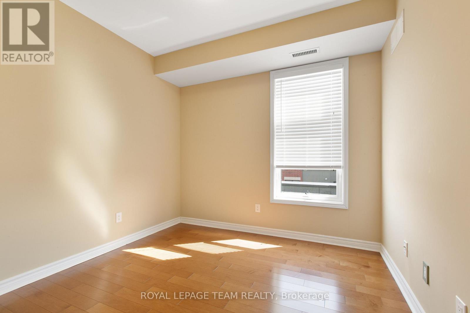 401 - 659 Sue Holloway Drive, Ottawa, Ontario  K2J 5W4 - Photo 8 - X12928920