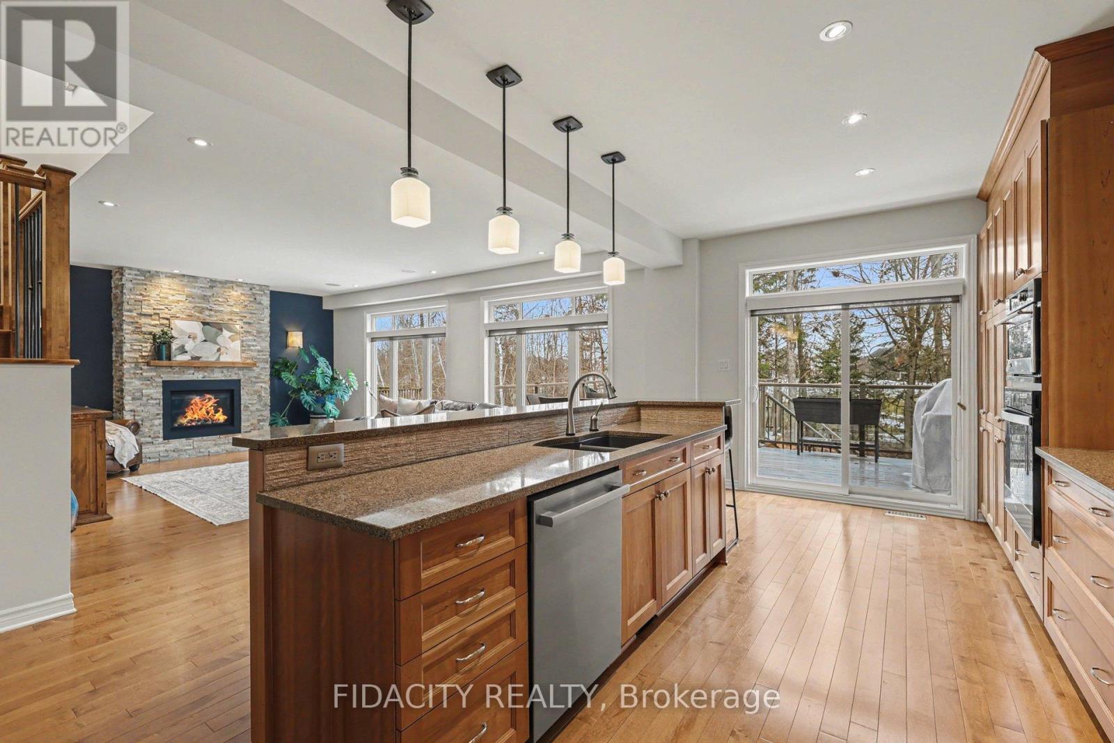 514 Bryce Place, Ottawa, Ontario  K2S 0N2 - Photo 12 - X12928958