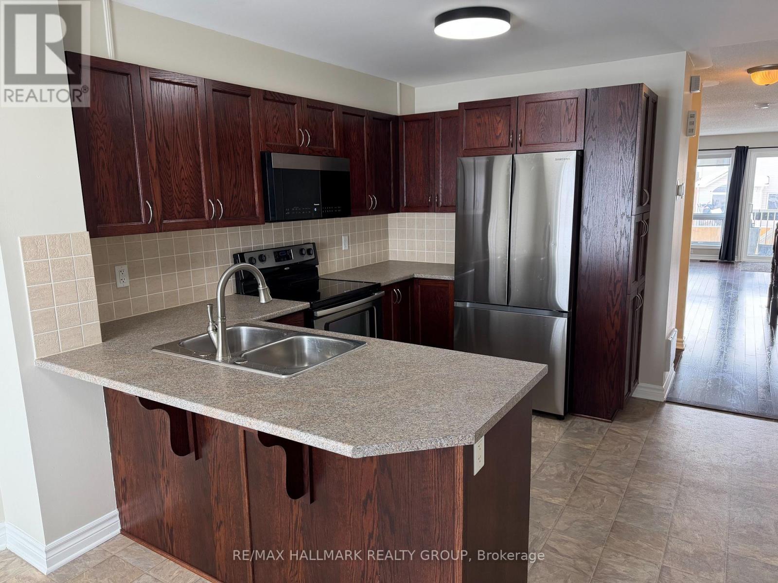 35 - 755 Lakeridge Drive, Ottawa, Ontario  K4A 0N5 - Photo 2 - X12928980