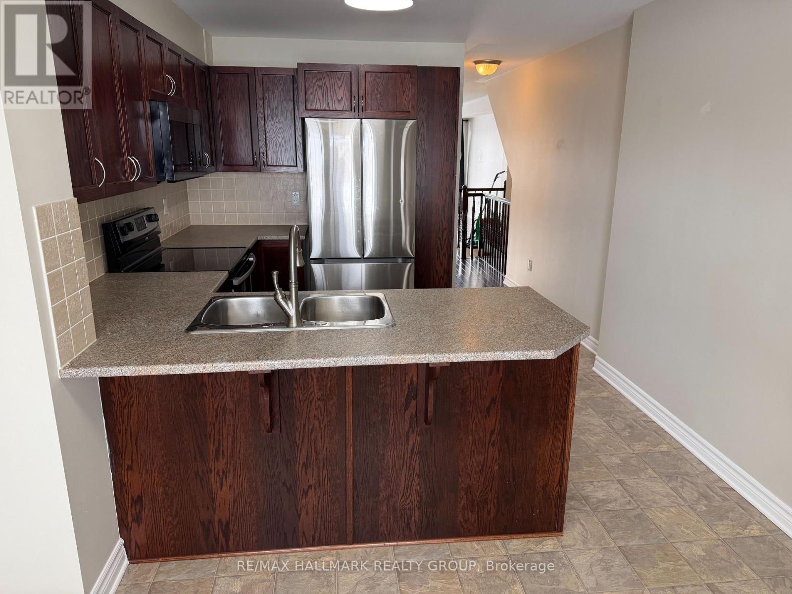 35 - 755 Lakeridge Drive, Ottawa, Ontario  K4A 0N5 - Photo 3 - X12928980