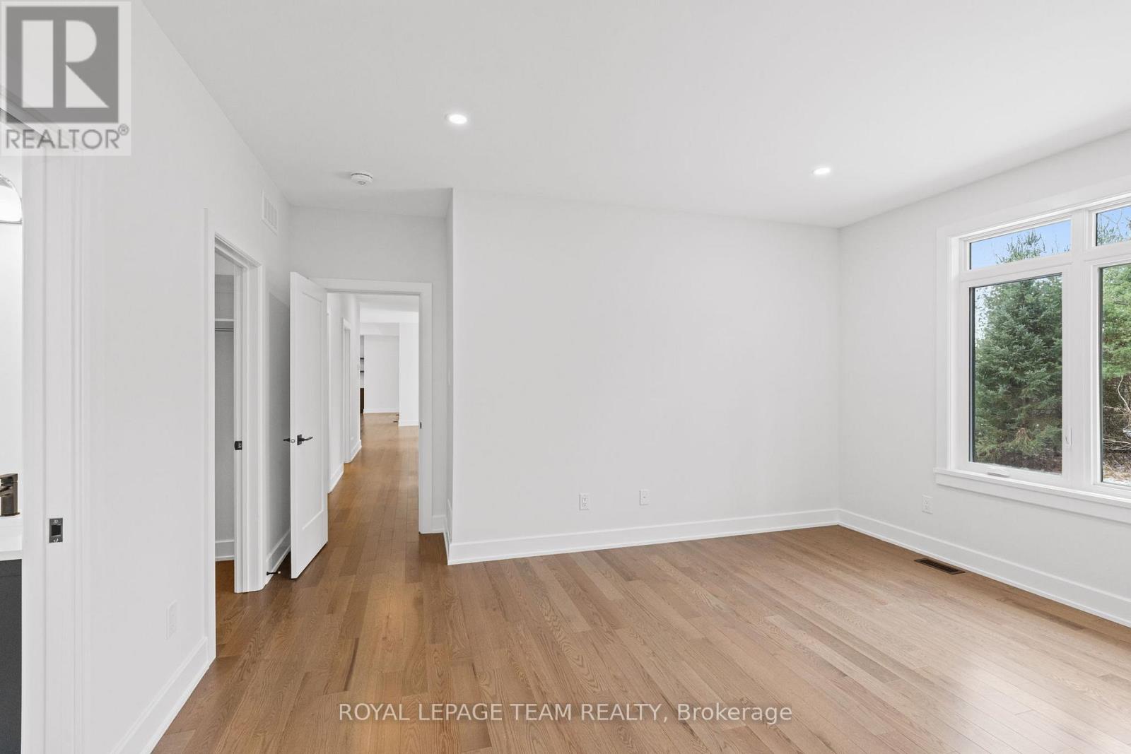 79 Hogan Drive, Mcnab/braeside, Ontario  K7S 0L1 - Photo 21 - X12929046