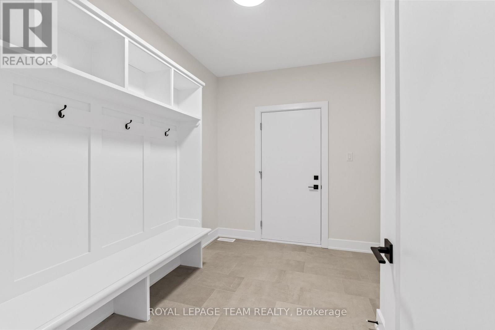 79 Hogan Drive, Mcnab/braeside, Ontario  K7S 0L1 - Photo 32 - X12929046