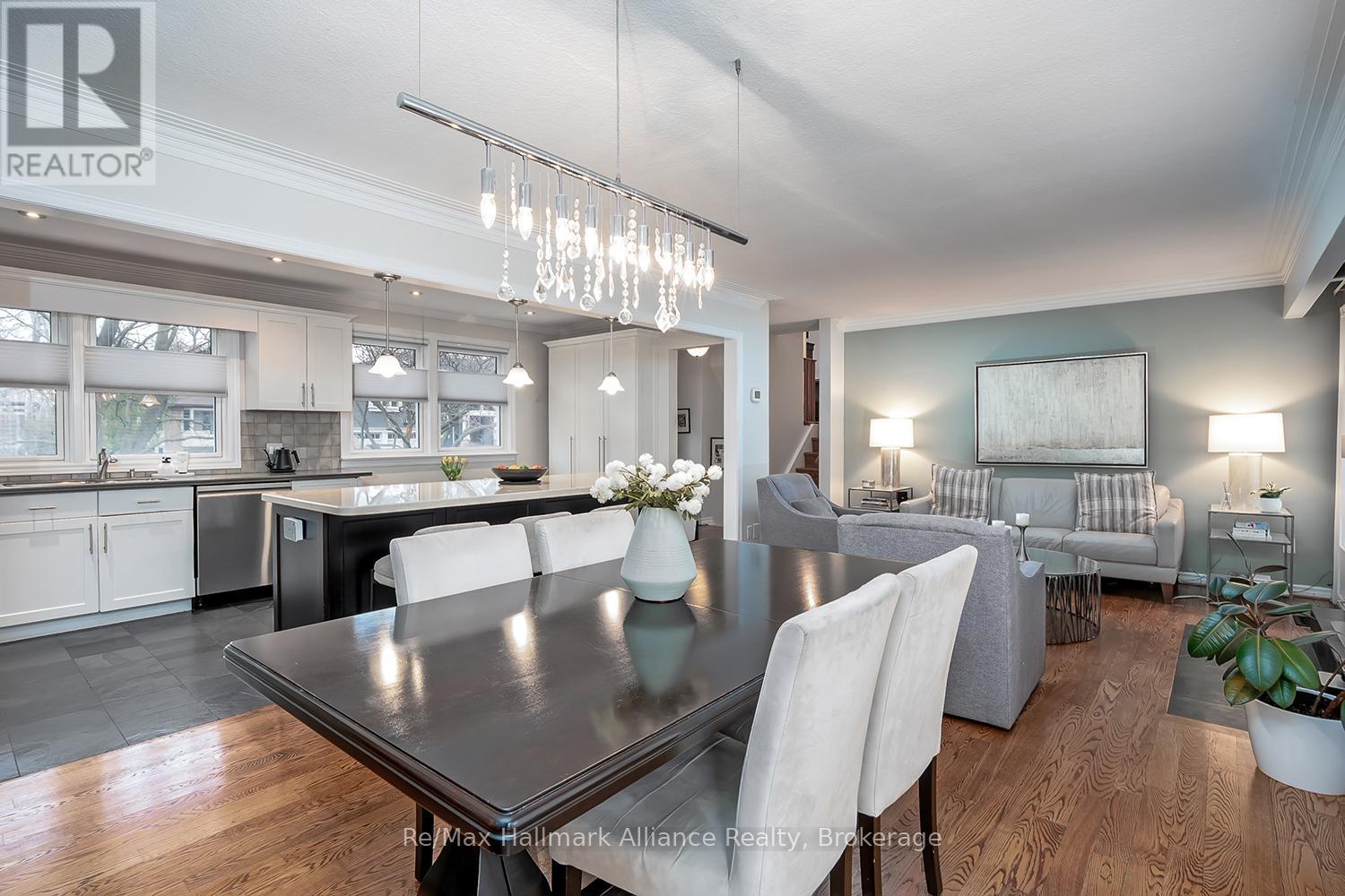 183 Westminster Drive, Oakville, Ontario  L6L 4H8 - Photo 16 - W12928798