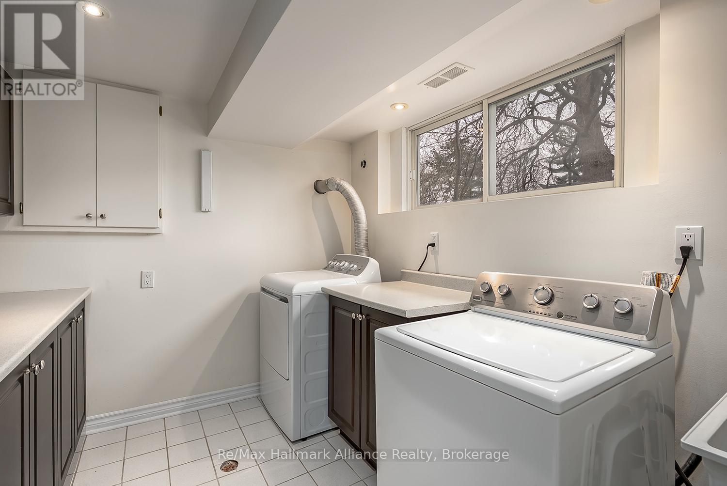 183 Westminster Drive, Oakville, Ontario  L6L 4H8 - Photo 31 - W12928798