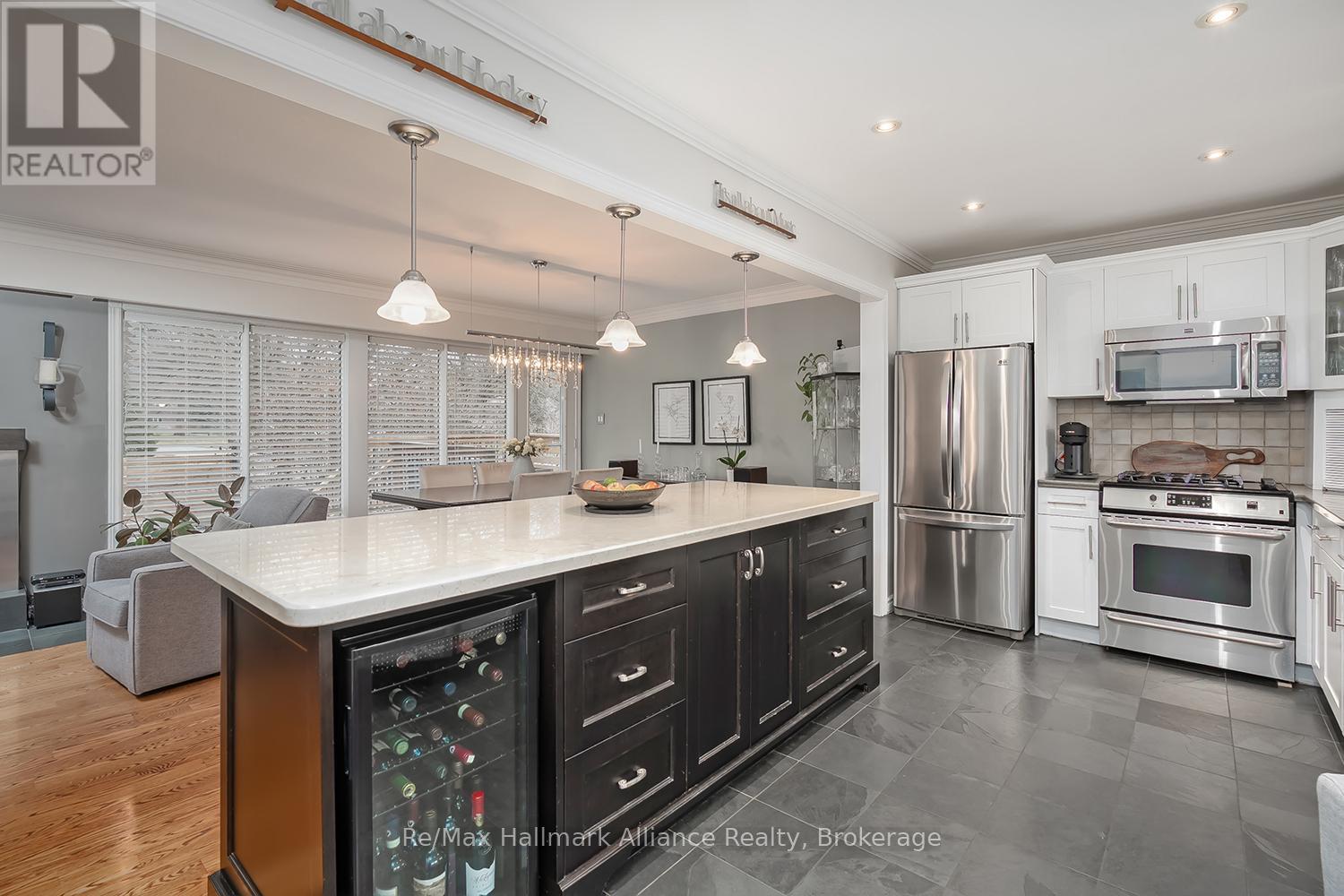 183 Westminster Drive, Oakville, Ontario  L6L 4H8 - Photo 9 - W12928798